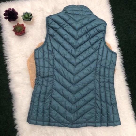 32 Degree Heat Vest - Picture 10 of 14